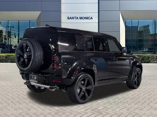 2025 Land Rover Defender P500 X-Dynamic SE