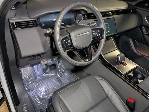 2026 Land Rover Range Rover Velar Dynamic SE