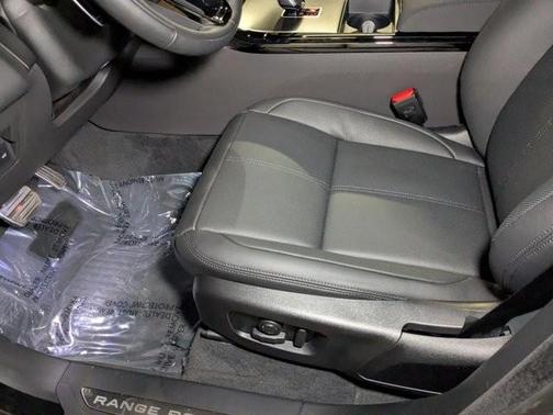 2026 Land Rover Range Rover Velar Dynamic SE