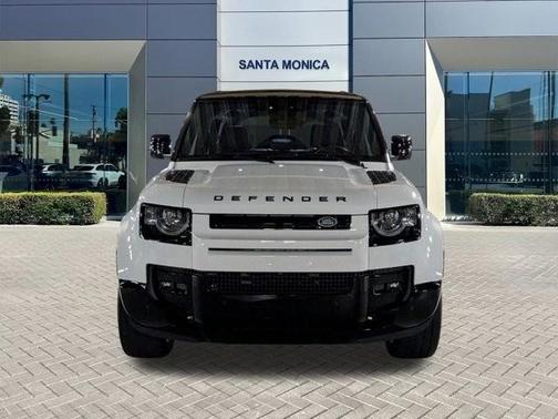 2025 Land Rover Defender P400 X-Dynamic SE