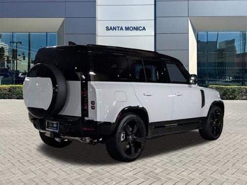 2025 Land Rover Defender P400 X-Dynamic SE