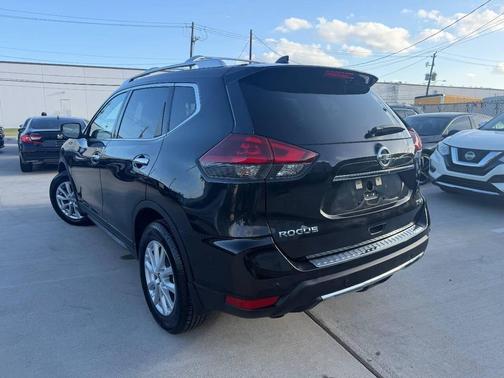 Magnetic Black Pearl 2020 Nissan Rogue SV