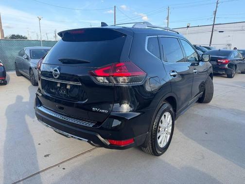 Magnetic Black Pearl 2020 Nissan Rogue SV