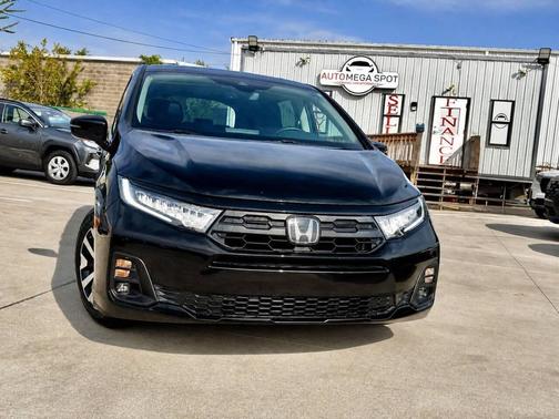 Crystal Black Pearl 2026 Honda Odyssey EX-L
