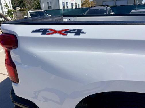 Summit White 2025 Chevrolet Silverado 1500 WT