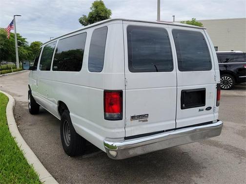 2014 Ford E350 Super Duty XLT
