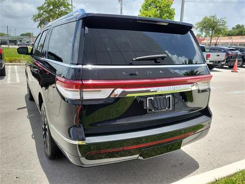 2022 Lincoln Navigator Black Label