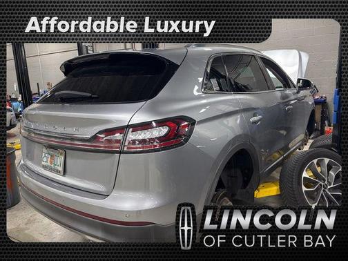 Silver Radiance 2021 Lincoln Nautilus Reserve