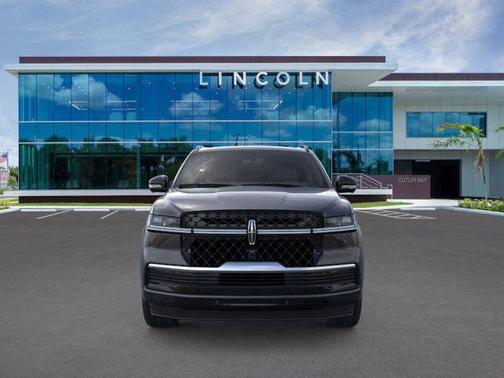 Infinite Black Metallic Clearcoat 2026 Lincoln Navigator Reserve