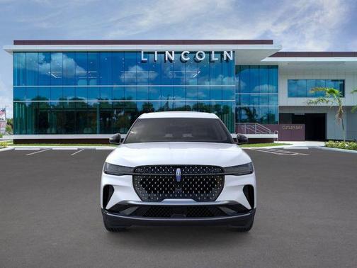 White Platinum Metallic Tri-Coat 2026 Lincoln Nautilus Premiere