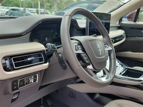 2023 Lincoln Nautilus Standard