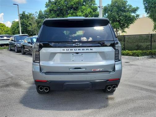 2025 Chevrolet Suburban RST