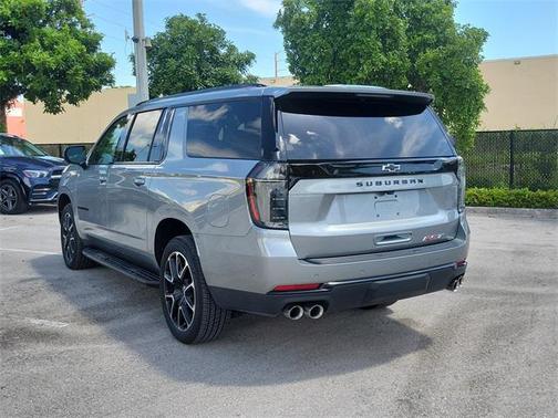 2025 Chevrolet Suburban RST