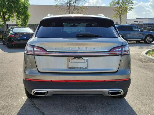 Jewel Sandstone Metallic Premium Colorant 2023 Lincoln Nautilus Standard