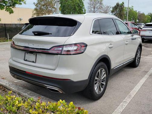 Ceramic Pearl Metallic Tinted Clearcoat 2023 Lincoln Nautilus Standard