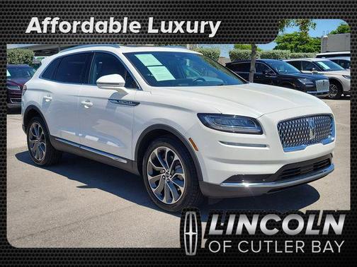 Pristine White Metallic Tri-Coat 2023 Lincoln Nautilus Reserve