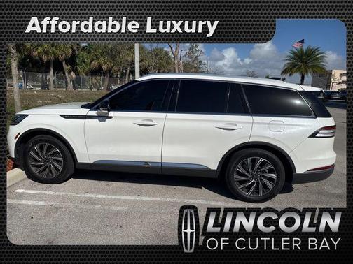 Pristine White Metallic Tri-Coat 2025 Lincoln Aviator Premiere