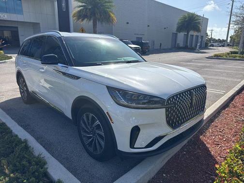 Pristine White Metallic Tri-Coat 2025 Lincoln Aviator Premiere