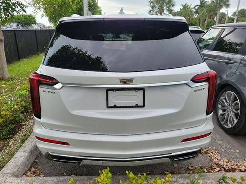 2021 Cadillac XT6 Luxury FWD