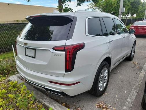 2021 Cadillac XT6 Luxury FWD