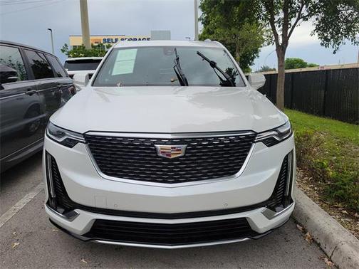 2021 Cadillac XT6 Luxury FWD