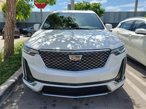 2021 Cadillac XT6 Luxury FWD