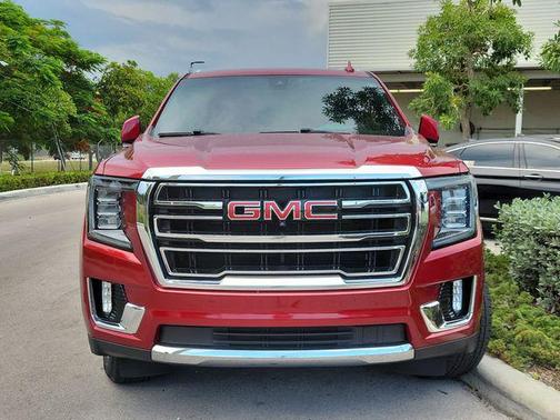 Cayenne Red Tintcoat 2022 GMC Yukon SLT