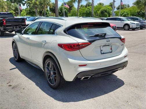 2019 INFINITI QX30 LUXE