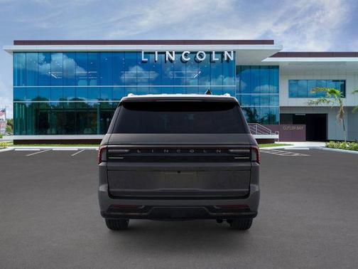 Chroma Caviar Dark Gray Metallic Clearcoat 2026 Lincoln Navigator Black Label