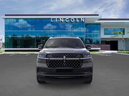 Chroma Caviar Dark Gray Metallic Clearcoat 2026 Lincoln Navigator Black Label