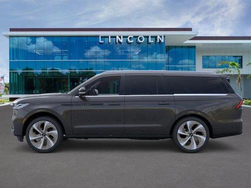 Chroma Caviar Dark Gray Metallic Clearcoat 2026 Lincoln Navigator Black Label