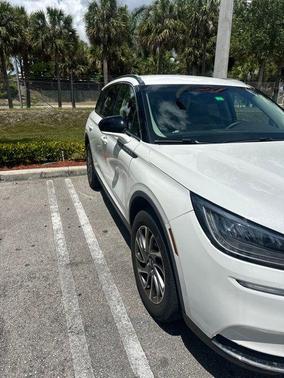 White Metallic 2022 Lincoln Corsair Standard