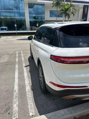 White Metallic 2022 Lincoln Corsair Standard