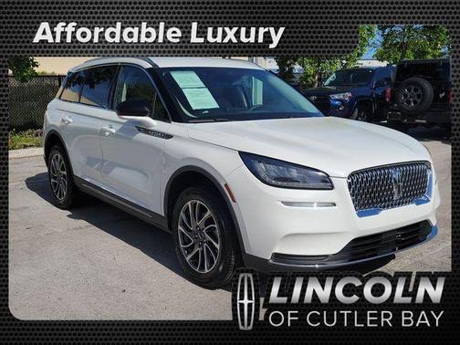 White Metallic 2022 Lincoln Corsair Standard