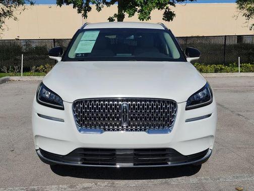 White Metallic 2022 Lincoln Corsair Standard