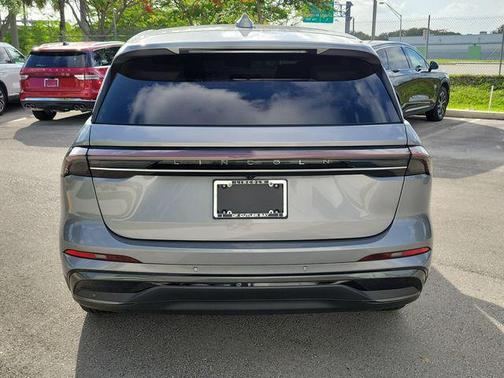 Lustrous Gray Metallic Clearcoat 2024 Lincoln Nautilus Premiere