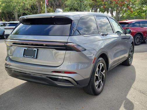 Lustrous Gray Metallic Clearcoat 2024 Lincoln Nautilus Premiere