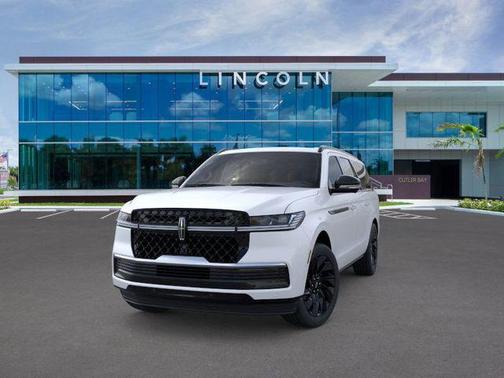 Pristine White Metallic Tri-Coat 2026 Lincoln Navigator Reserve