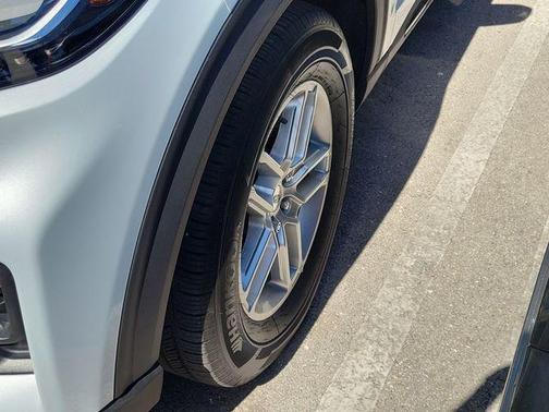 Space White Metallic 2026 Ford Explorer Active