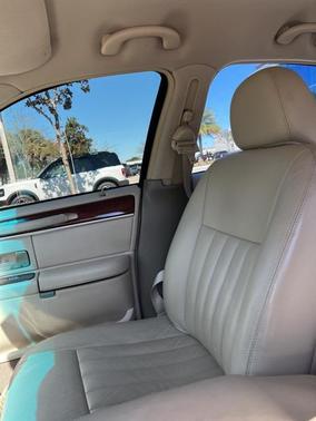 2003 Lincoln Town Car Executive