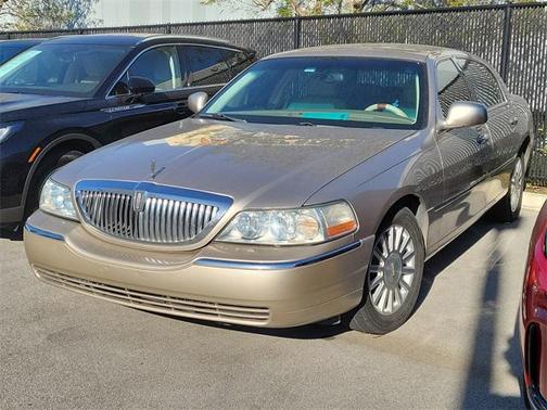 2003 Lincoln Town Car Executive