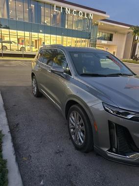 2023 Cadillac XT6 Premium Luxury FWD