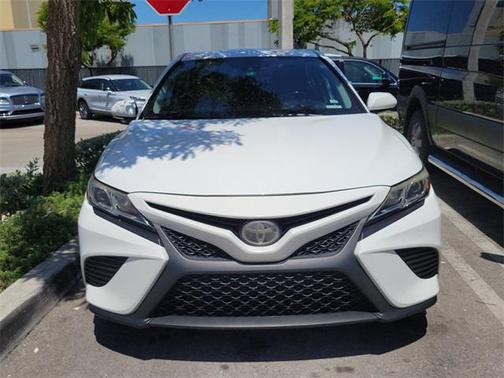 2020 Toyota Camry SE