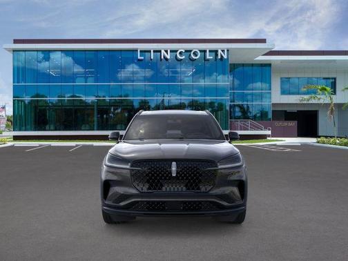 Infinite Black Metallic Clearcoat 2026 Lincoln Aviator Reserve