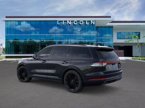 Infinite Black Metallic Clearcoat 2026 Lincoln Aviator Reserve