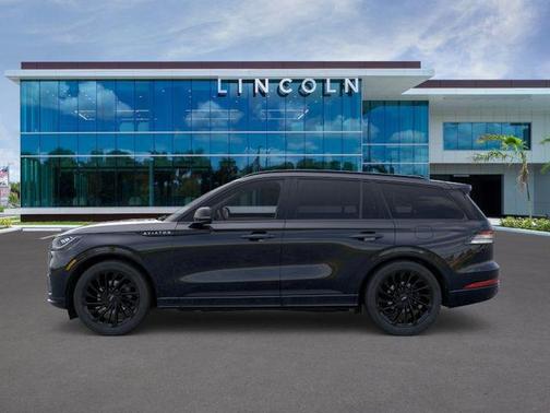 Infinite Black Metallic Clearcoat 2026 Lincoln Aviator Reserve
