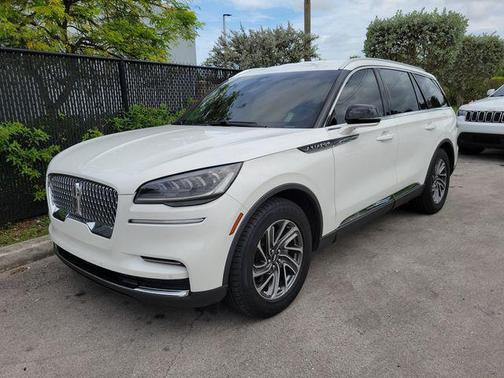 Pristine White Metallic Tri-Coat 2023 Lincoln Aviator Standard