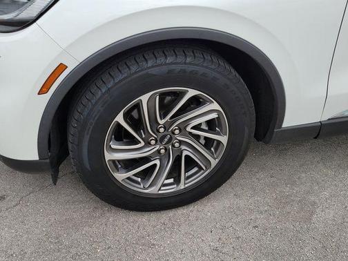 Pristine White Metallic Tri-Coat 2023 Lincoln Aviator Standard