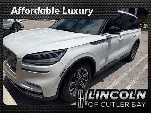 Pristine White Metallic Tri-Coat 2023 Lincoln Aviator Standard
