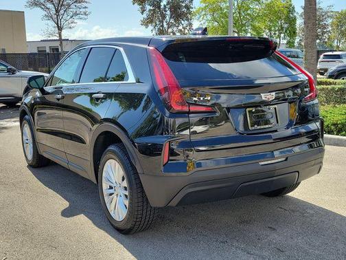 Stellar Black Metallic 2024 Cadillac XT4 Luxury